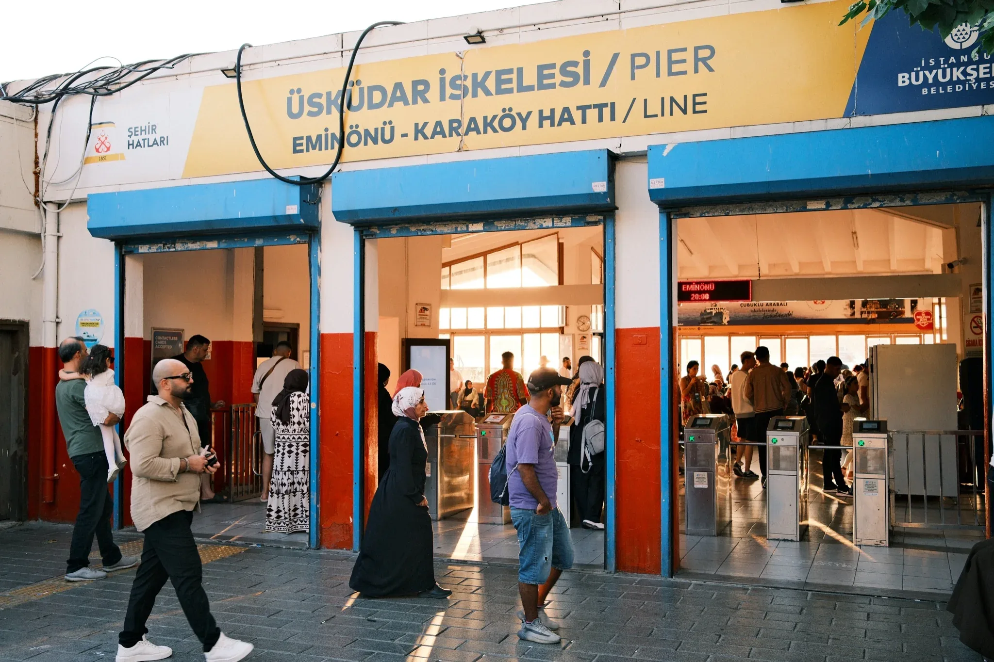 Passengers and ferries near Üsküdar pier
